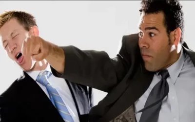 ما هي عقوبة الاعتداء على محامي في القانون وهل يجوز القبض عليه ؟