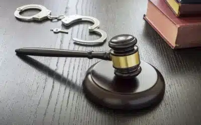 ما هي عقوبة التزوير في المحررات الرسمية ؟