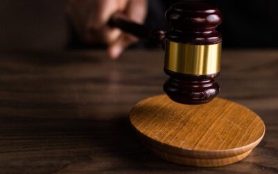 متى تحتاج إلى استشارة قانونية في العقود التجارية ؟
