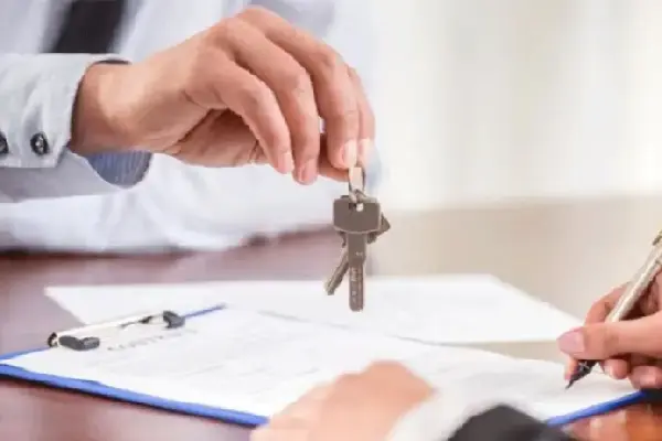 أهم البنود القانونية التي يجب تضمينها في عقد الإيجار طويل الأمد