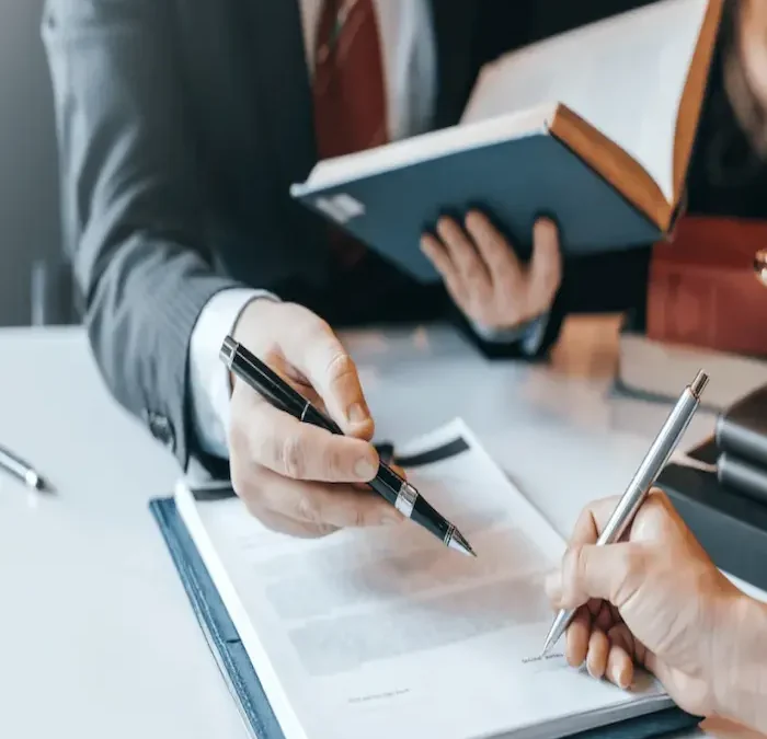 التعامل مع التركات المختلطة (عقارات، أموال، شركات): دور المكتب القانوني المتكامل