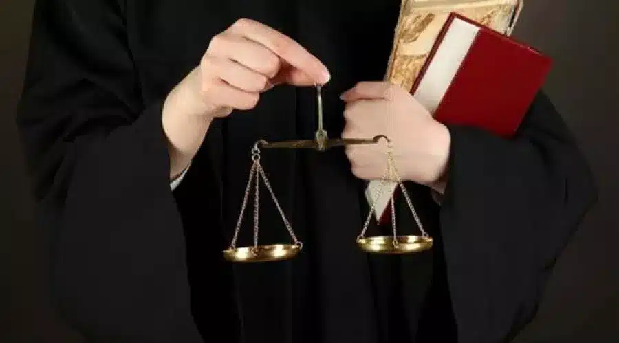دور المرأة في القضاء