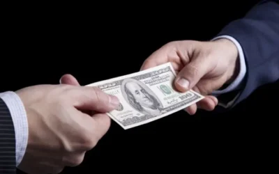 مقارنة بين عقود المعاوضة والتبرع