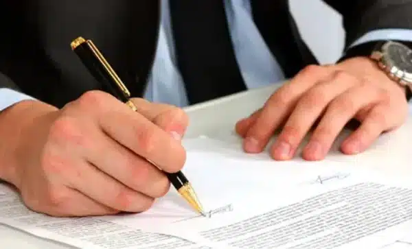 كيفية كتابة وكالة لشخص ما