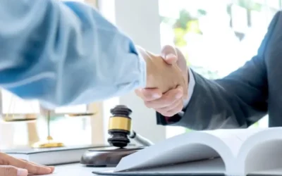 التحكيـم في حل المنازعـات: مفهومـه وأركانـه وصـور إتفـاق التحكيـم